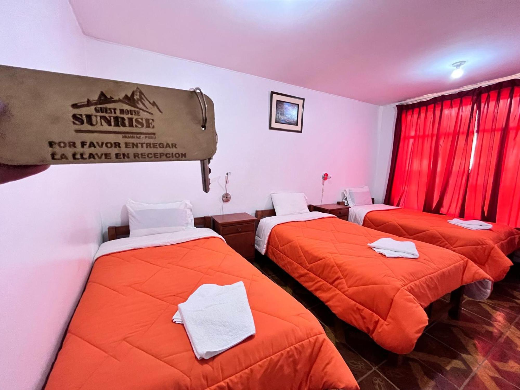 Sunrise Guest House Уарас Екстериор снимка